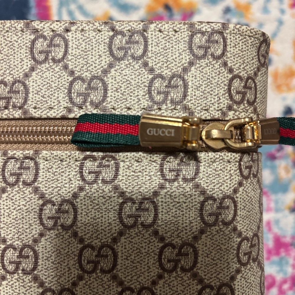 Gucci Beige makeup box with Green and Red Stripe - Picture 2 of 9